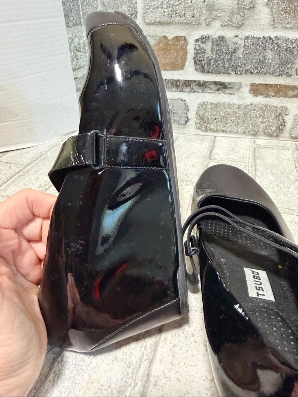 Tsubo Black Patent-Trim Mary Jane wedge shoes 6.5
